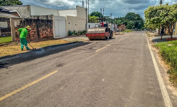 Operao tapa-buracos chega a 80% do bairro Nova Braslia